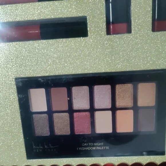 Nicole Miller Silver and Gold Complete Cosmetic Set - Picture 5 of 8